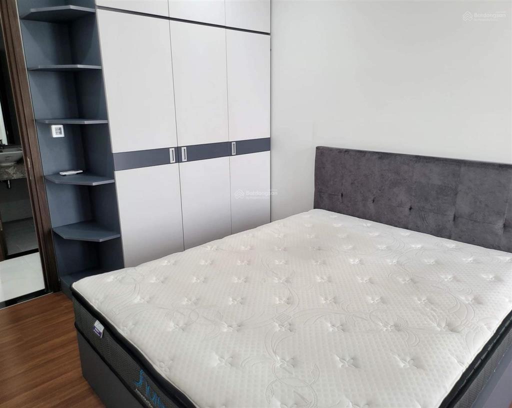 Tôi cần bán căn hộ res 11 quận 11 có sổ hồng loại 2 phòng 2 wc ban công thoáng. gọi 0931 918 ***