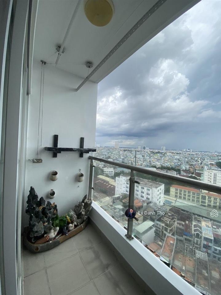 Chính chủ gửi bán gấp c/c quận 11 hoa sen (đối diện cổng đầm sen) có sổ loại 2 ngủ 2wc 0931 918 ***