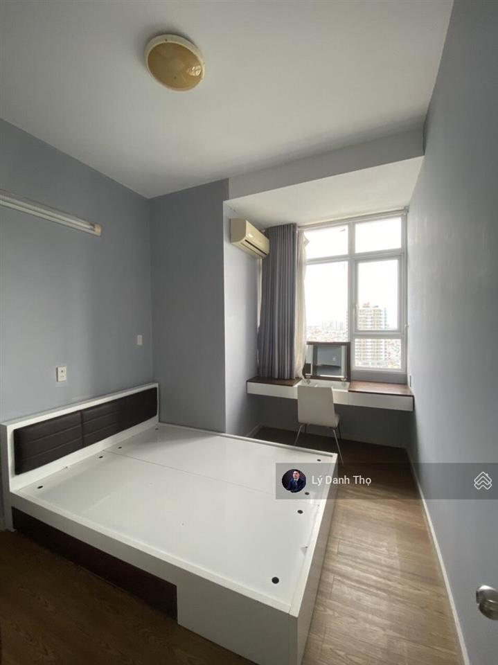 Chính chủ gửi bán gấp c/c quận 11 hoa sen (đối diện cổng đầm sen) có sổ loại 2 ngủ 2wc 0931 918 ***