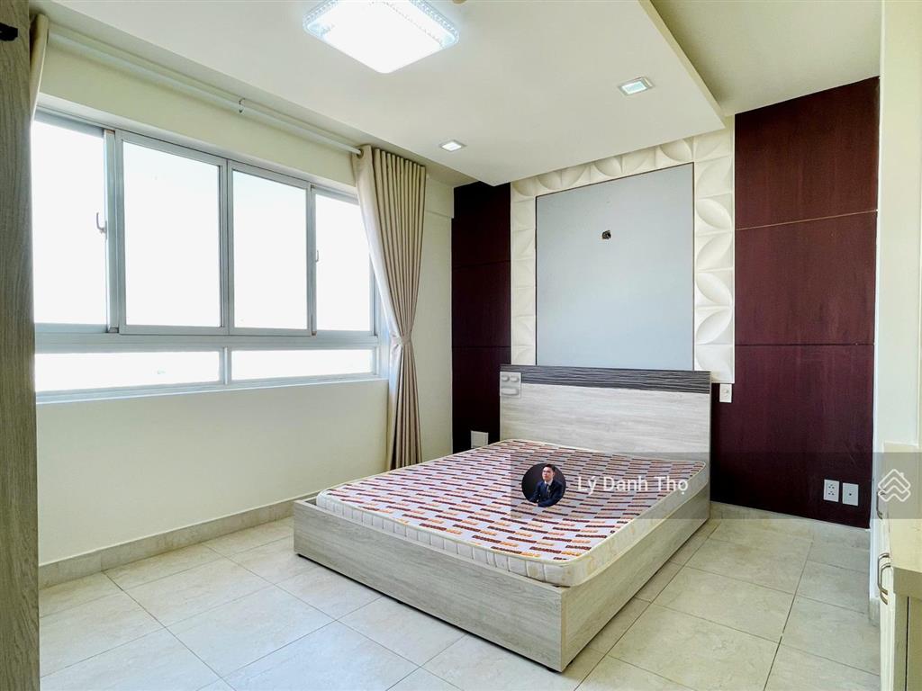 Giảm 500 tr bán gấp căn hộ quận 5 có sổ hồng (hùng vương plaza) loại 3 ngủ hướng mát gọi 0931 918 ***