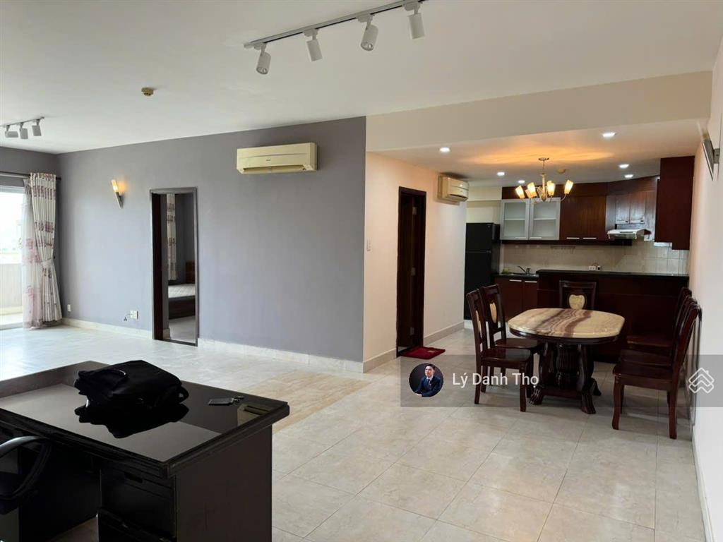 Gấp bán giảm 500 triệu căn hộ quận 5 hùng vương plaza 129,8m² có sổ 3 ngủ 3wc. gọi 0931 918 ***