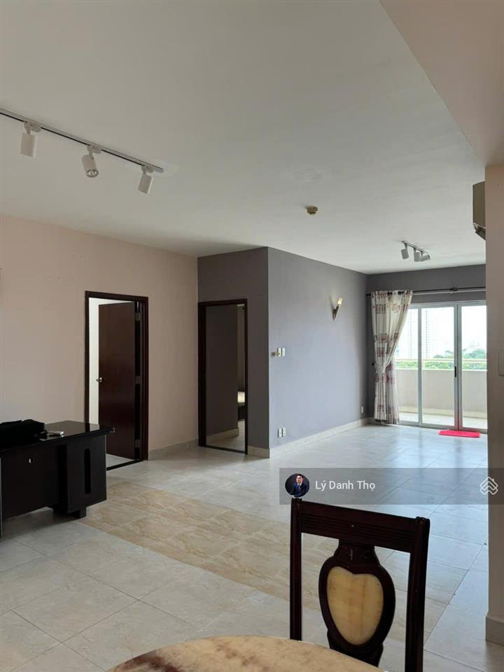 Gấp bán giảm 500 triệu căn hộ quận 5 hùng vương plaza 129,8m² có sổ 3 ngủ 3wc. gọi 0931 918 ***