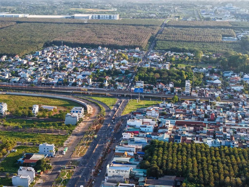 Chính chủ bán lô đất 100% thổ cư ngay ngã tư dầu giây, ngang 10m