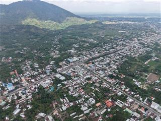 360m2 đất thổ cư 2 mặt tiền gần dự án của sun group. 3km là đến điểm xuống cao tốc. chỉ 1 tỷ 250