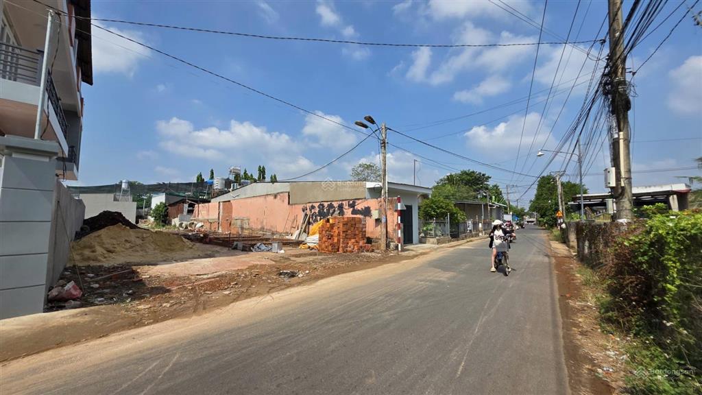 Đất thổ cư đẹp tại khu vực dầu giâygia kiệm. dân ở kín. phù hợp ở và kinh doanh. giá chỉ 740 triệu