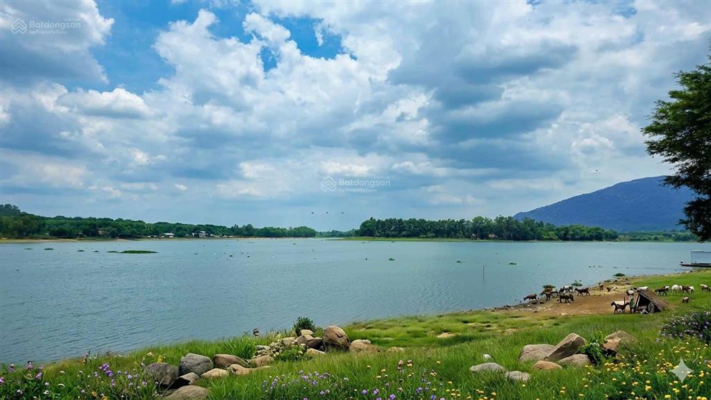 Đất vườn có thổ cư gần khu du lịch núi chứa changiá còn tốt mặt tiền đường nhựa