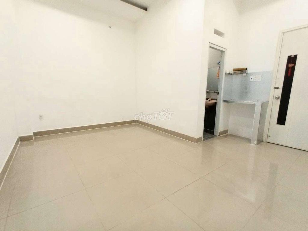 PHÒNG TRỌ 18M2  GẦN AEON TÂN PHÚ GIÁ 2TR3 ( PHÒNG TRỐNG ) 