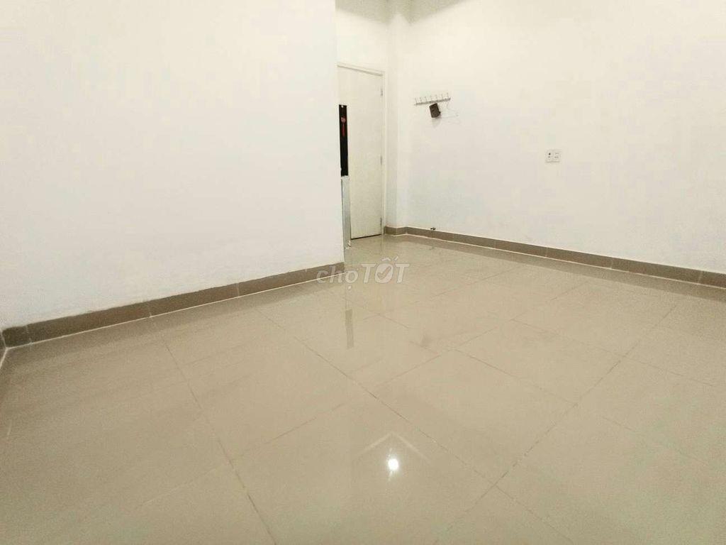PHÒNG TRỌ 18M2  GẦN AEON TÂN PHÚ GIÁ 2TR3 ( PHÒNG TRỐNG ) 