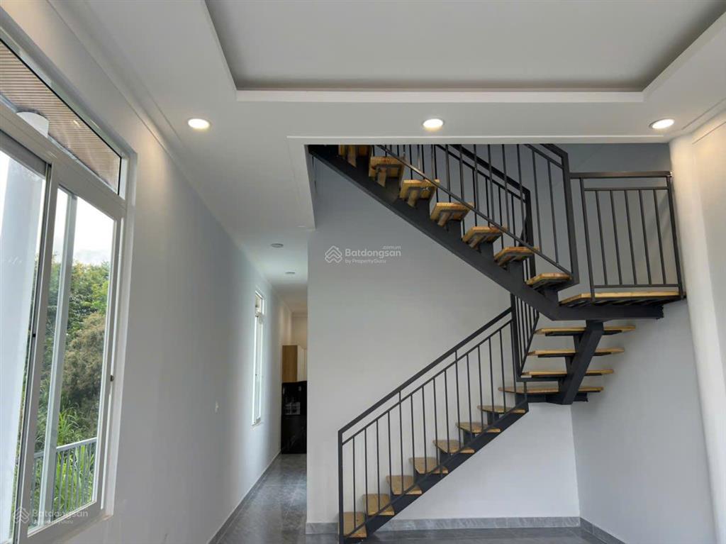 Nhà 2 tầng lộc thành thiết kế hiện đại