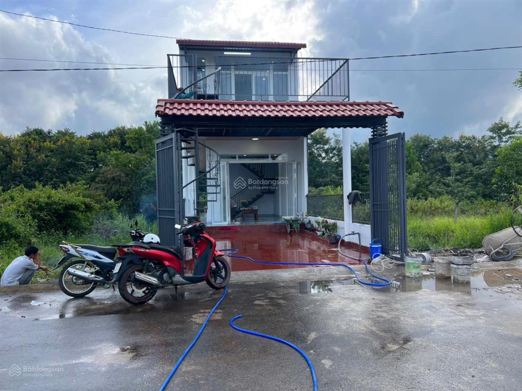 Nhà 2 tầng lộc thành thiết kế hiện đại