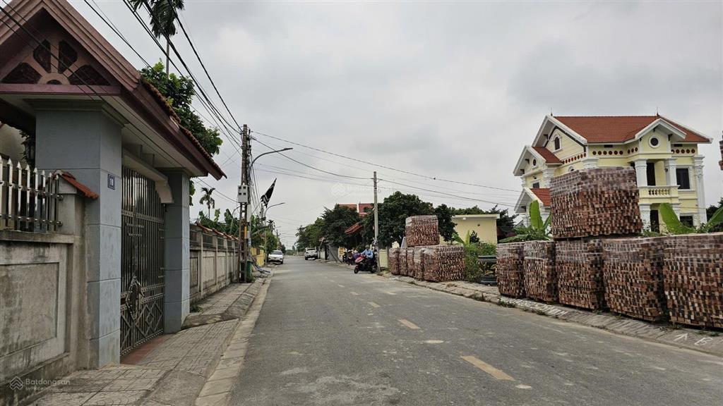 Bán lô góc 94,5m2 mặt đường kiều hạ, quốc tuấn, an dương  giá 2,4 tỷ