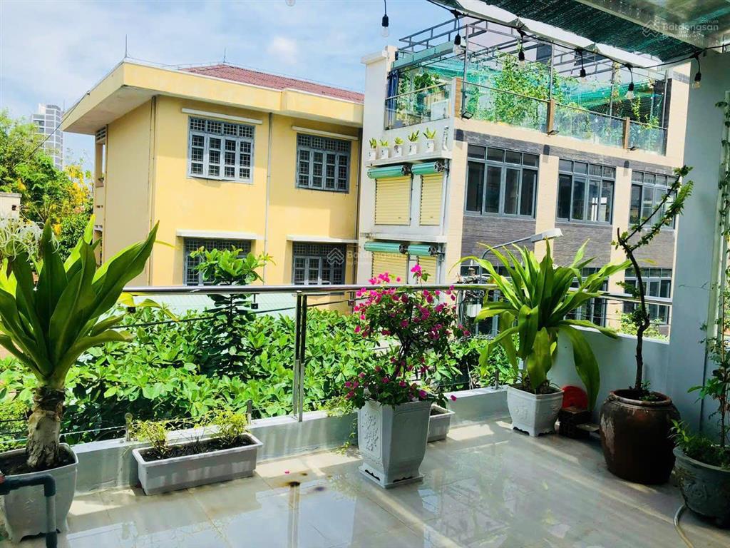 Bán nhà đẹp view biển chỉ 3 phút đi bộ ra biển quy nhơn