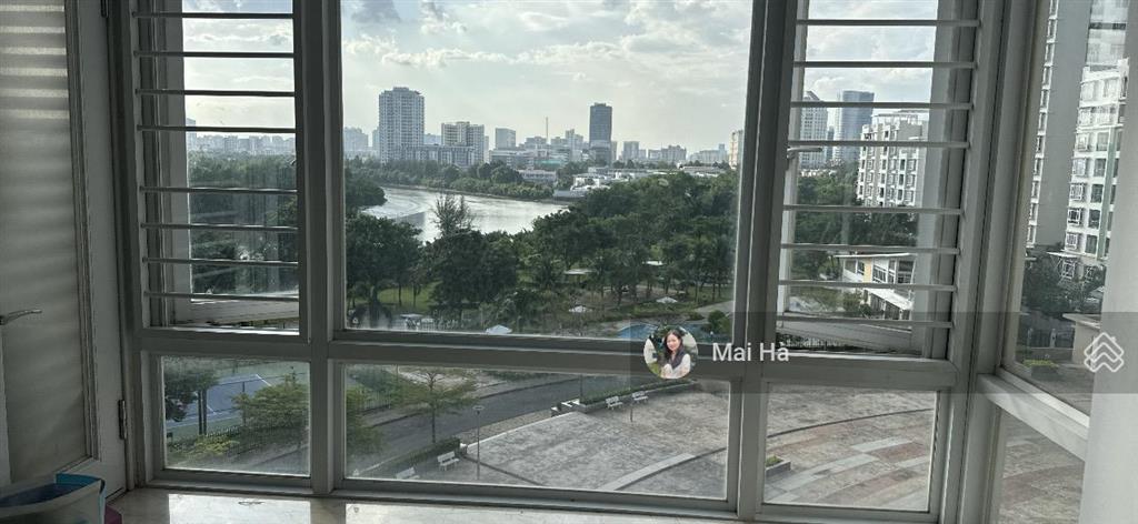 Cho thuê grand view 2pn, tầng cao, view sông thoáng mát, giá chỉ 23tr/tháng cô chủ nhà dễ thương
