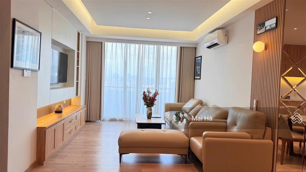 Giá 32tr/tháng  cho thuê gấp ch grand view a 118m2, lầu cao thoáng mát, nội thất đẹp