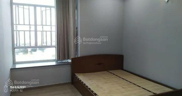 Căn hộ lô a lầu tầm trung view sông, nhìn cầu kênh tẻ ngắm pháo bông
