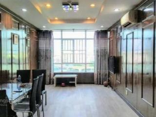 Căn hộ lô a lầu tầm trung view sông, nhìn cầu kênh tẻ ngắm pháo bông