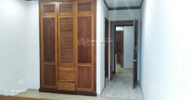 Căn hộ lô a lầu tầm trung view sông, nhìn cầu kênh tẻ ngắm pháo bông