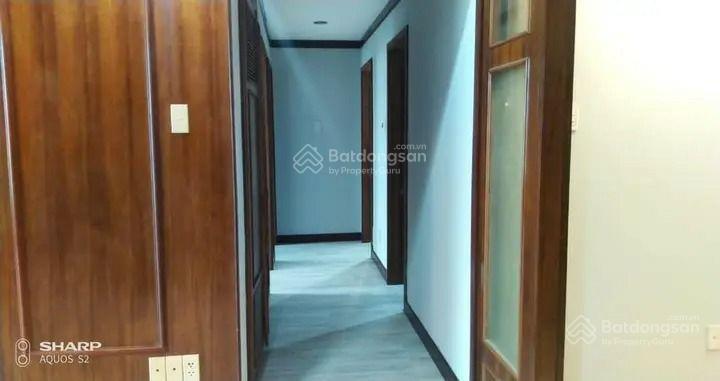 Căn hộ lô a lầu tầm trung view sông, nhìn cầu kênh tẻ ngắm pháo bông