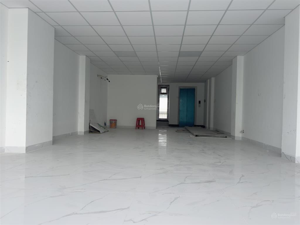 Cho thuê văn phòng trương văn bang, 5x20m.hầm 4 tầng sàn trống.quân 0901 380 ***