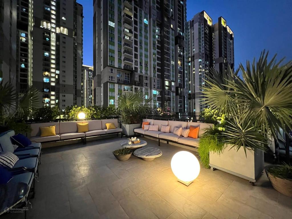 Toà nhà văn phòng mt nguyễn thanh sơn, dt 10x20m  7 tầng, 1000m2 sàn. giá 350tr/th