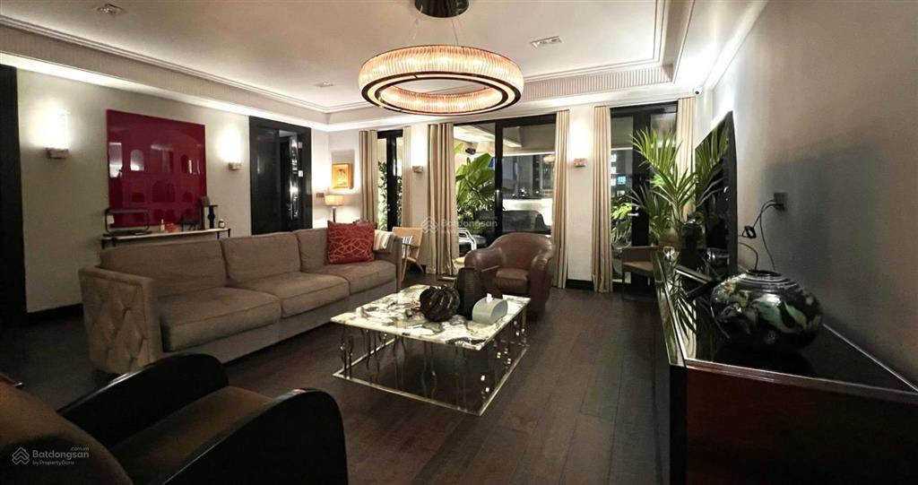 Toà nhà văn phòng mt nguyễn thanh sơn, dt 10x20m  7 tầng, 1000m2 sàn. giá 350tr/th