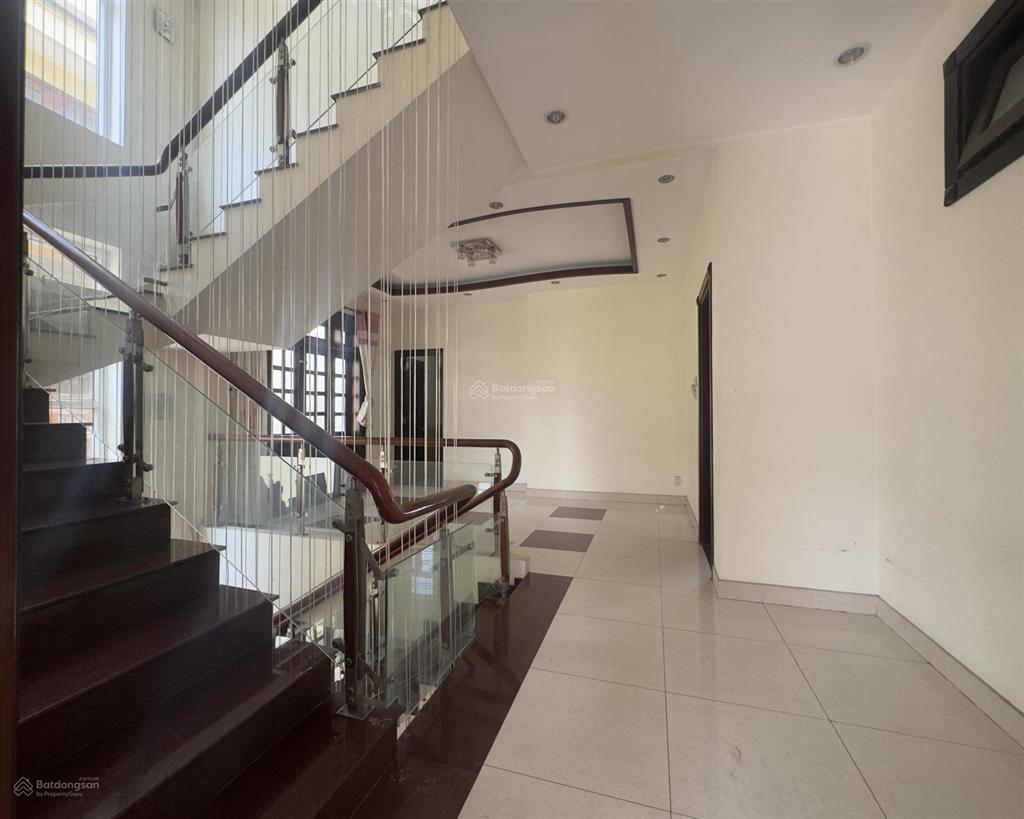 Cho thuê biệt thự thạnh mỹ lợi, dt 11x20m hầm  4 tầng  6 phòng.  quân 0901 380 ***