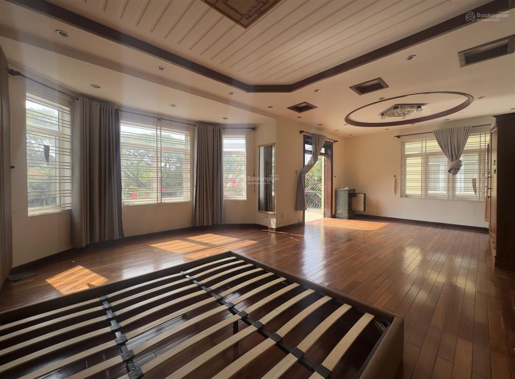 Cho thuê biệt thự thạnh mỹ lợi, dt 11x20m hầm  4 tầng  6 phòng.  quân 0901 380 ***