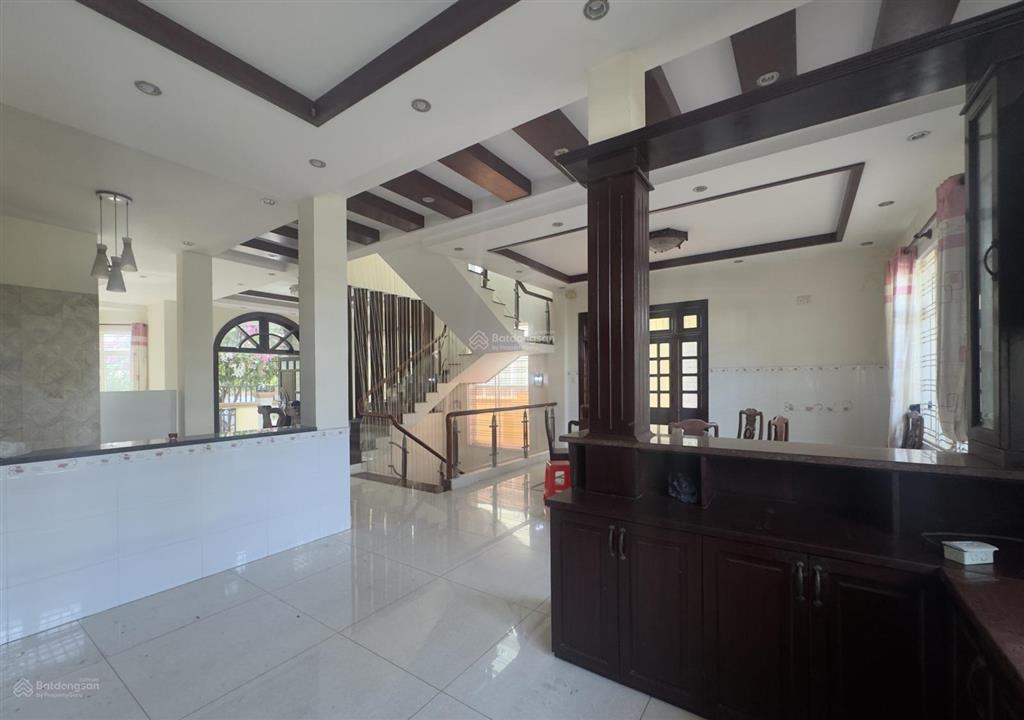 Cho thuê biệt thự thạnh mỹ lợi, dt 11x20m hầm  4 tầng  6 phòng.  quân 0901 380 ***