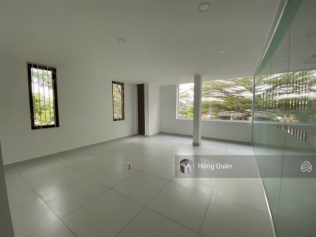 Cho thuê nhà mặt tiền trương văn bang dt 8x20m hầm 4 tầng .chỉ 65tr/th.quân 0901 380 ***