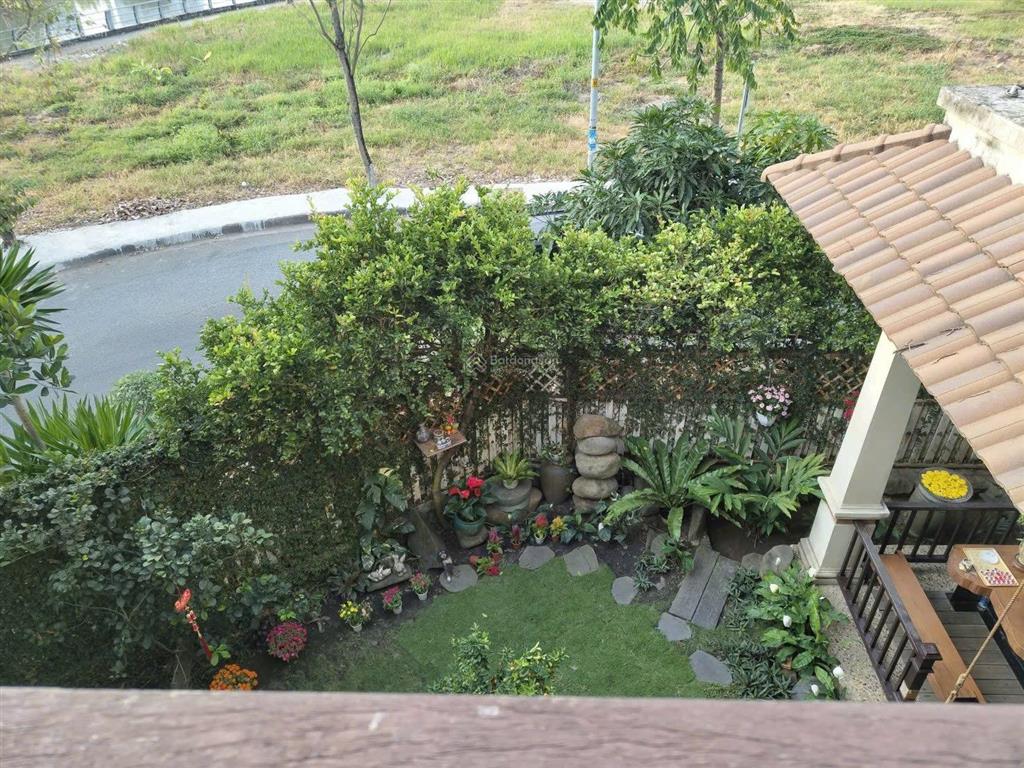 Cho thuê biệt thự 3 tầng view sông, góc 2 mặt tiền, đầy đủ nội thất.  quân 0901 380 ***