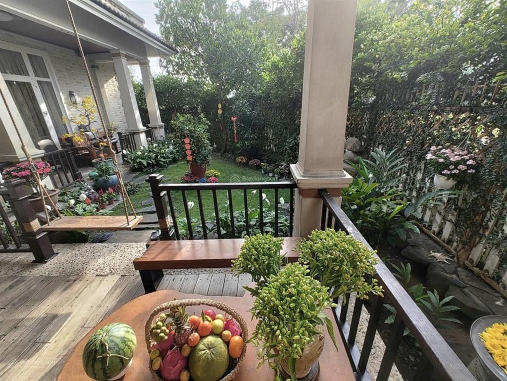 Cho thuê biệt thự 3 tầng view sông, góc 2 mặt tiền, đầy đủ nội thất.  quân 0901 380 ***