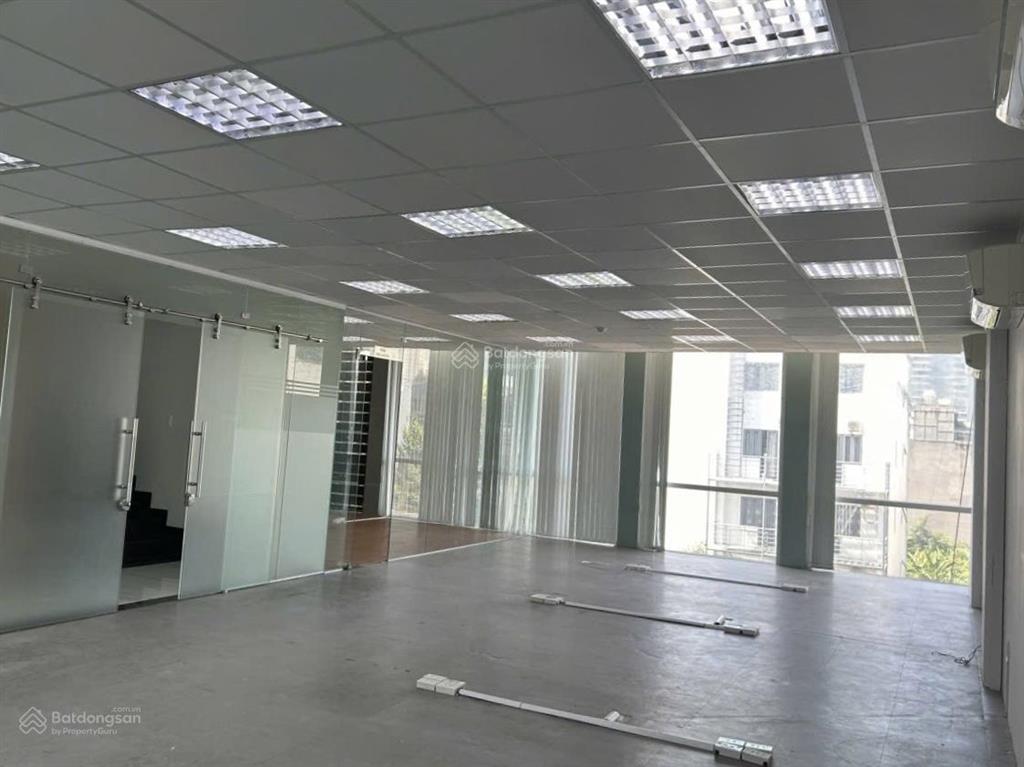 Cho thuê sàn văn phòng khu đảo kim cương  q.2, dt 165m² trang bị máy lạnh. giá chỉ 32tr/th