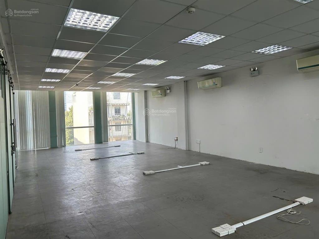 Cho thuê sàn văn phòng khu đảo kim cương  q.2, dt 165m² trang bị máy lạnh. giá chỉ 32tr/th