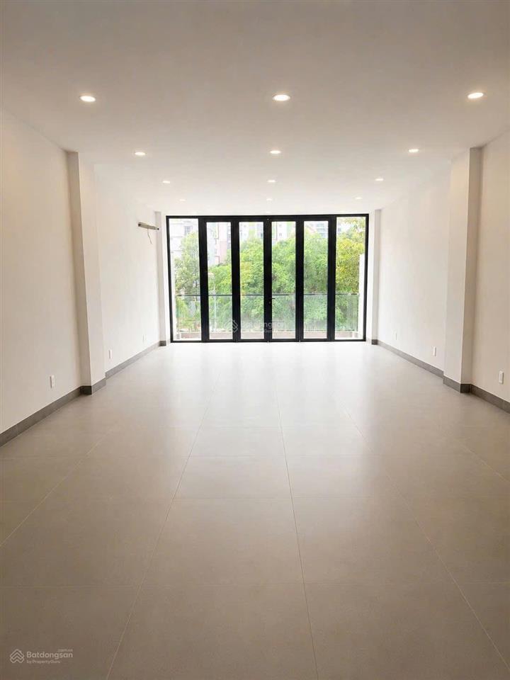 Cho thuê nhà nguyên căn khu đảo kim cương 5x20m. hầm 6 tầng sàn trống. giá 75tr/th.  0901 380 ***