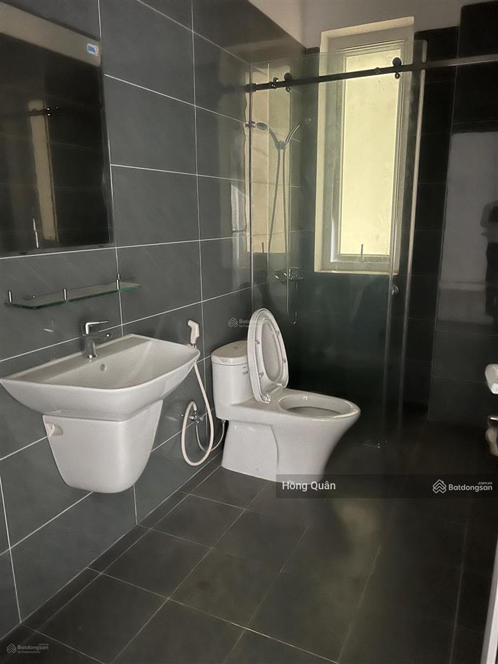 Cho thuê biệt thự làm văn phòng dt 10x18m, hầm, trệt, 3 lầu, giá 85tr. quân 0901 380 ***