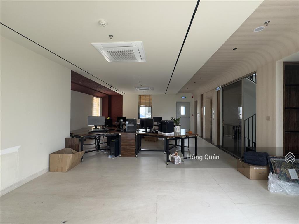 Cho thuê tòa nhà mặt tiền bát nàn, hầm  7 tầng. giá 155tr/th. quân 0901 380 ***
