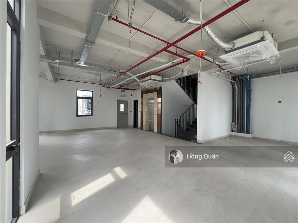 Cho thuê tòa nhà mặt tiền bát nàn, hầm  7 tầng. giá 155tr/th. quân 0901 380 ***