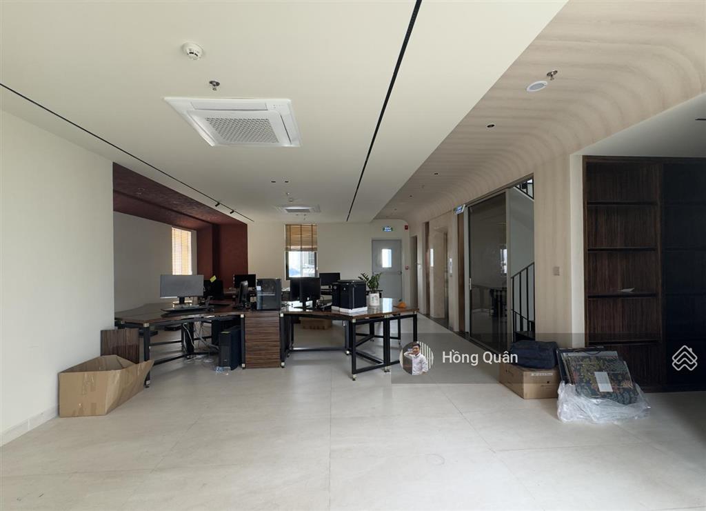 Cho thuê tòa nhà mặt tiền bát nàn, hầm  7 tầng. giá 155tr/th. quân 0901 380 ***