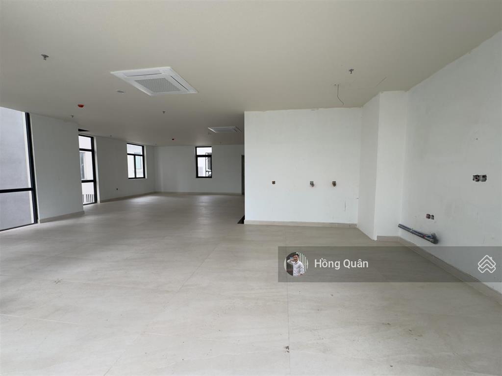 Cho thuê tòa nhà mặt tiền bát nàn, hầm  7 tầng. giá 155tr/th. quân 0901 380 ***
