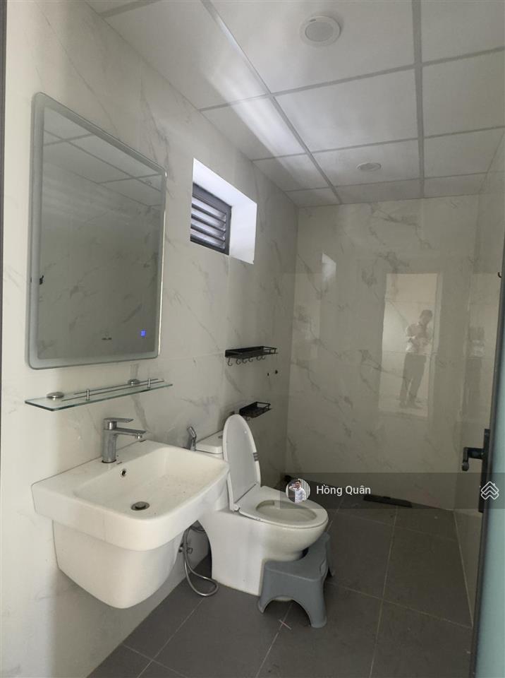 Cho thuê tòa nhà mặt tiền bát nàn, hầm  7 tầng. giá 155tr/th. quân 0901 380 ***