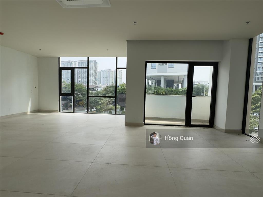Cho thuê tòa nhà mặt tiền bát nàn, hầm  7 tầng. giá 155tr/th. quân 0901 380 ***