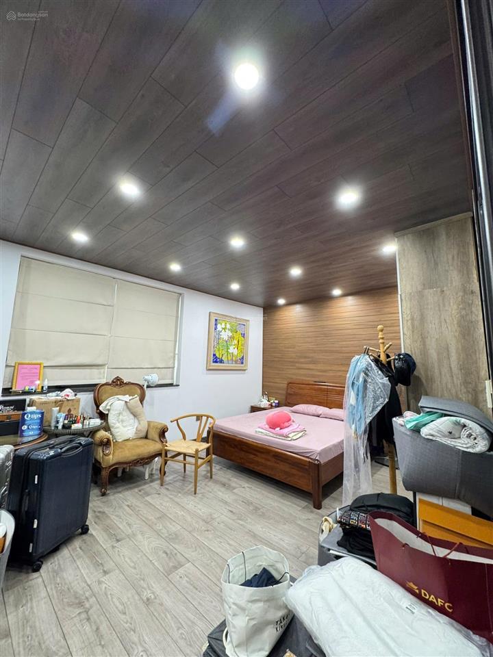 Cho thuê biệt thự sân vườn thạnh mỹ lợi, 400m²  hầm, 4 tầng. giá 95tr/th. quân 0901 380 ***