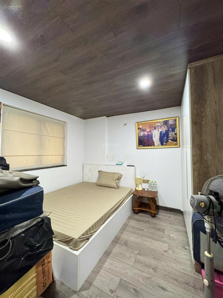 Cho thuê biệt thự sân vườn thạnh mỹ lợi, 400m²  hầm, 4 tầng. giá 95tr/th. quân 0901 380 ***