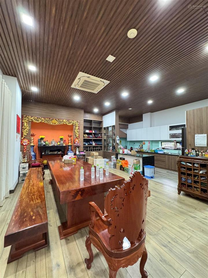Cho thuê biệt thự sân vườn thạnh mỹ lợi, 400m²  hầm, 4 tầng. giá 95tr/th. quân 0901 380 ***