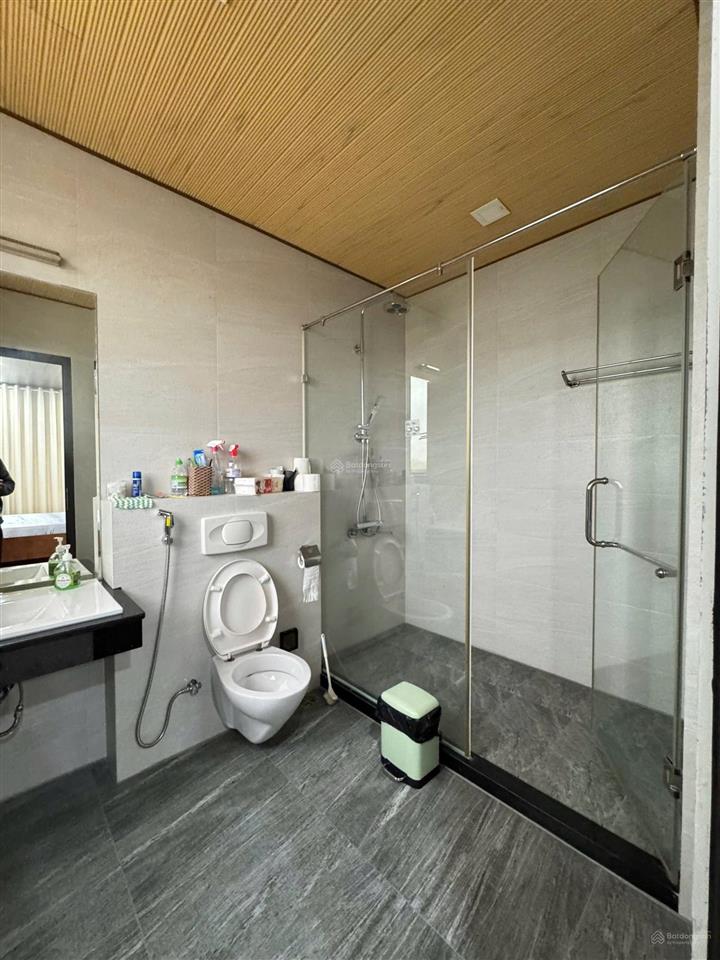 Cho thuê biệt thự sân vườn thạnh mỹ lợi, 400m²  hầm, 4 tầng. giá 95tr/th. quân 0901 380 ***