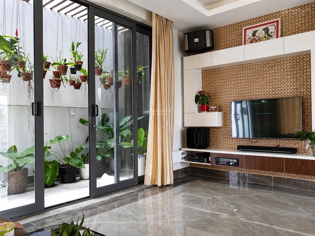 Cho thuê villa sân vườn thạnh mỹ lợi, dt 400m2. hầm3 tầng, sân thượng. giá 90tr/th.  0901 380 ***