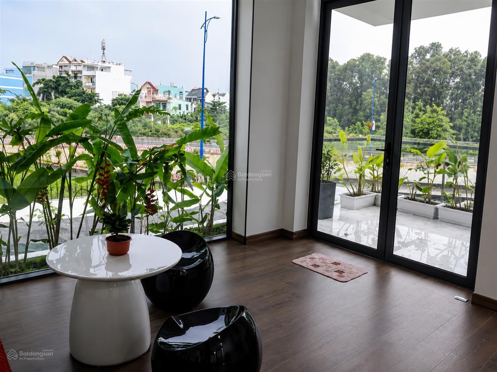 Cho thuê villa sân vườn thạnh mỹ lợi, dt 400m2. hầm3 tầng, sân thượng. giá 90tr/th.  0901 380 ***