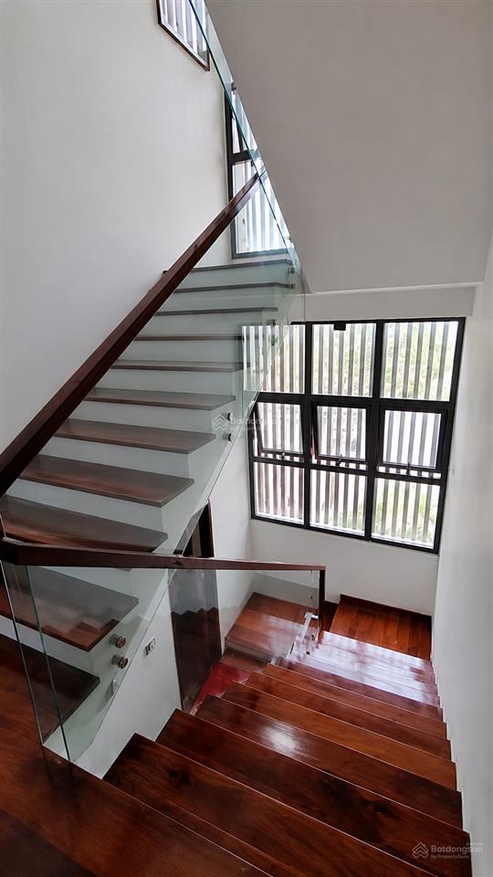 Cho thuê villa sân vườn thạnh mỹ lợi, dt 400m2. hầm3 tầng, sân thượng. giá 90tr/th.  0901 380 ***