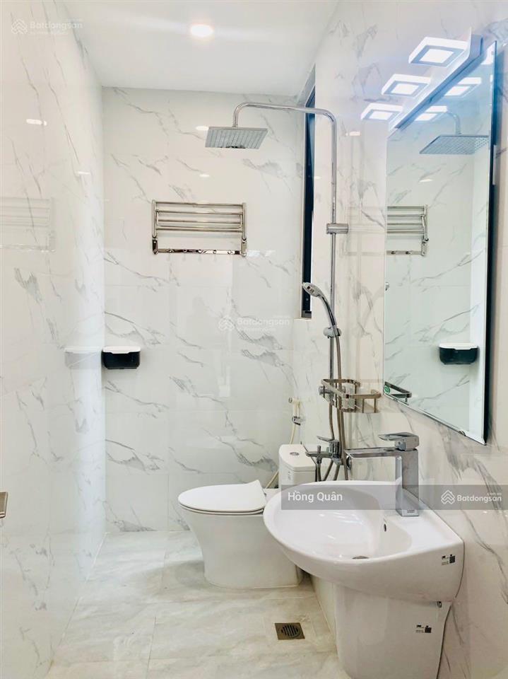 Cho thuê biệt thự thạnh mỹ lợi, dt 8x20m, hầm, trệt 3 lầu 5 phòng. giá 80tr/th.  quân 0901 380 ***