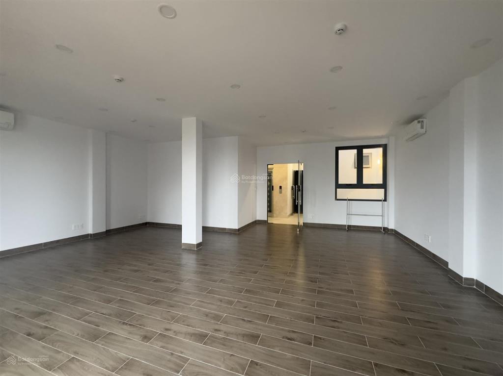 Cho thuê nguyên căn 8x20m. hầm  6 tầng, 10 phòng. giá 145tr/th. quân 0901 380 ***